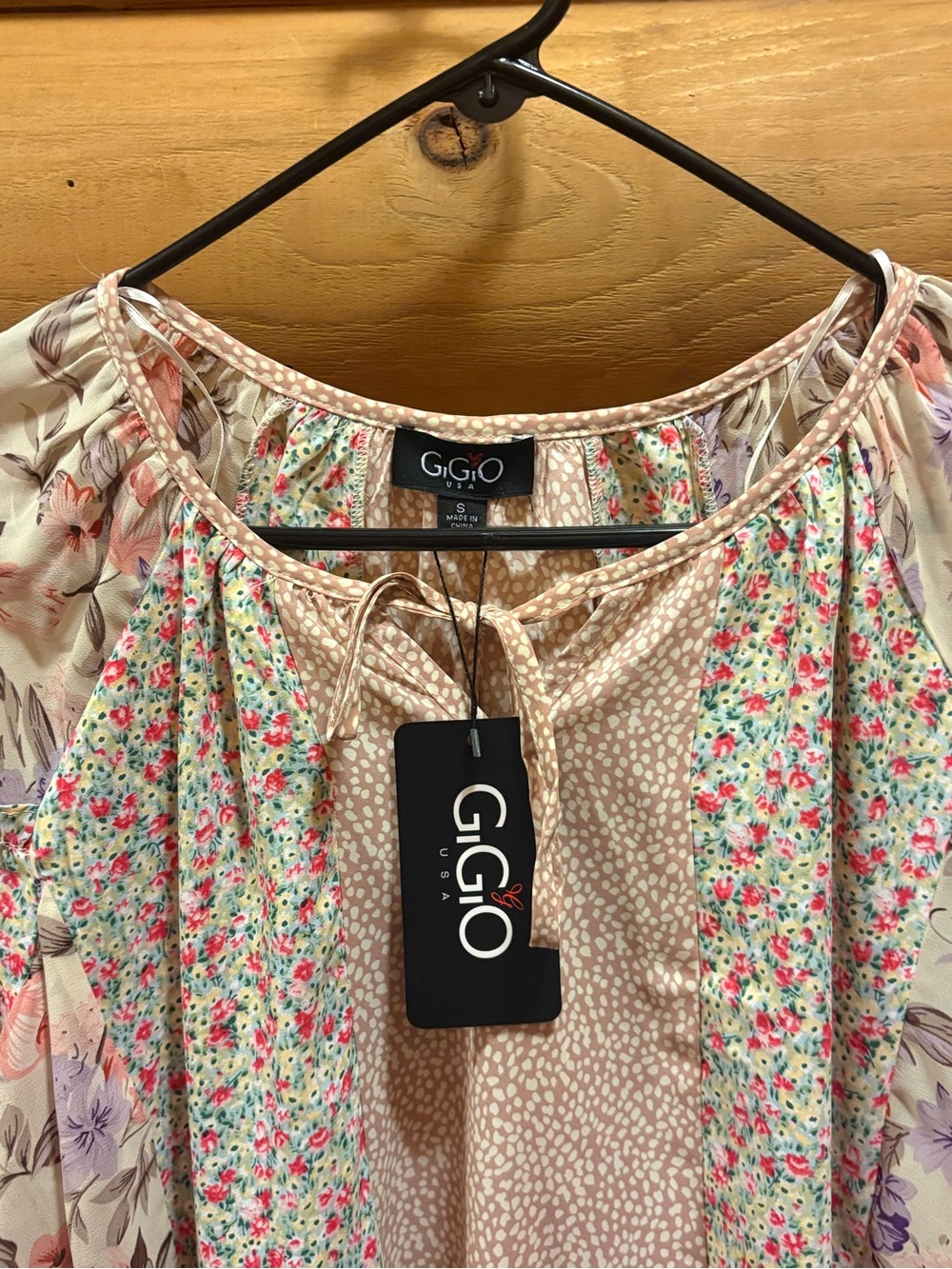 GIGIO NWT Blush Pink Mixed-Print Floral Women's Blouse - Picture 2 of 5